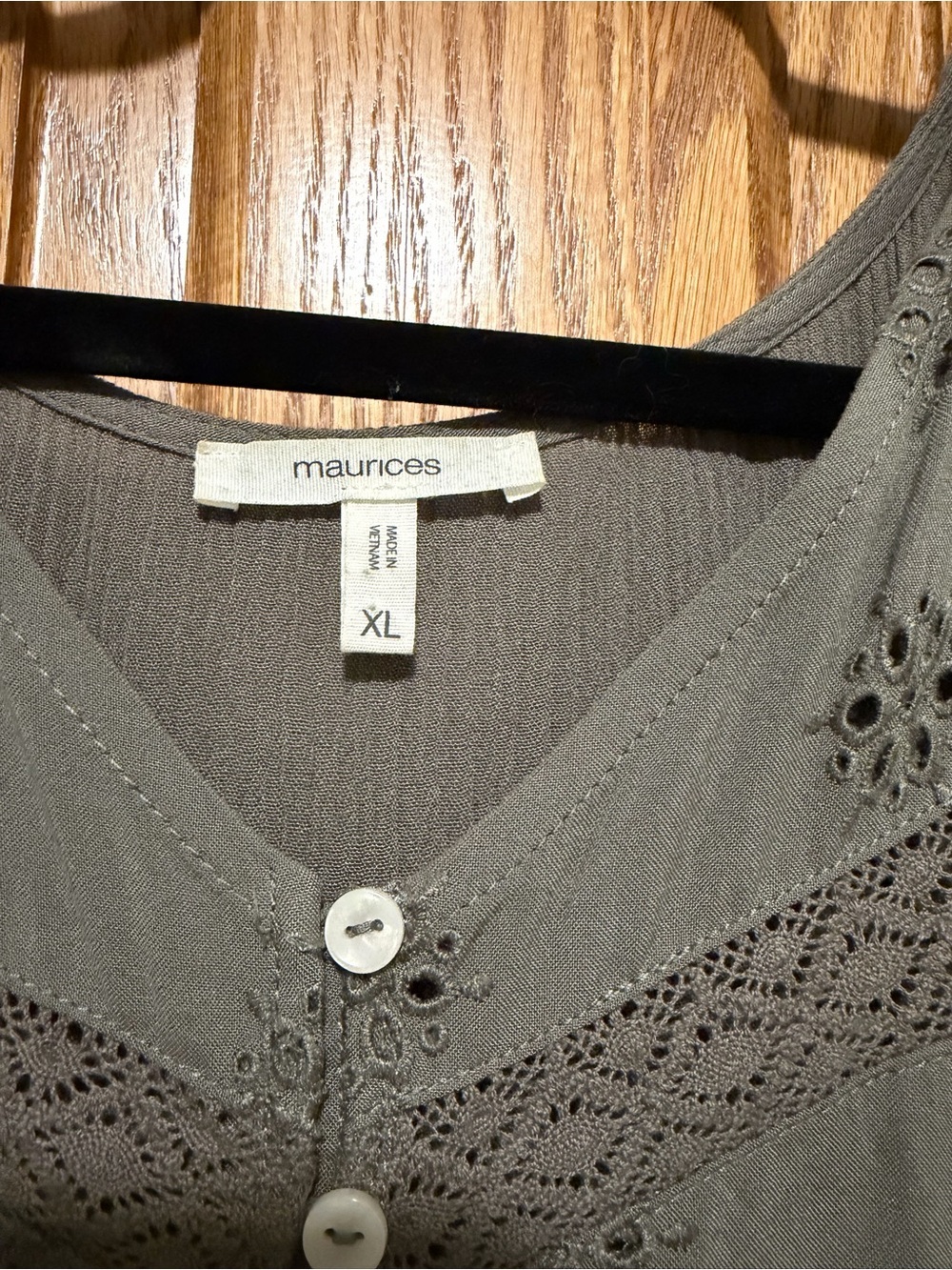 Maurice’s Solid Eyelet Lace Button Front Top - Picture 3 of 5